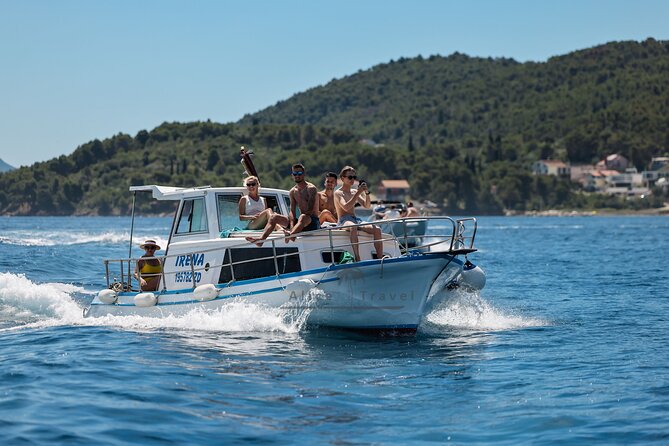 Visit 2 Islands of Zadar on a traditional wooden boat during half-day trip - Ošljak is the quieter swimming stop