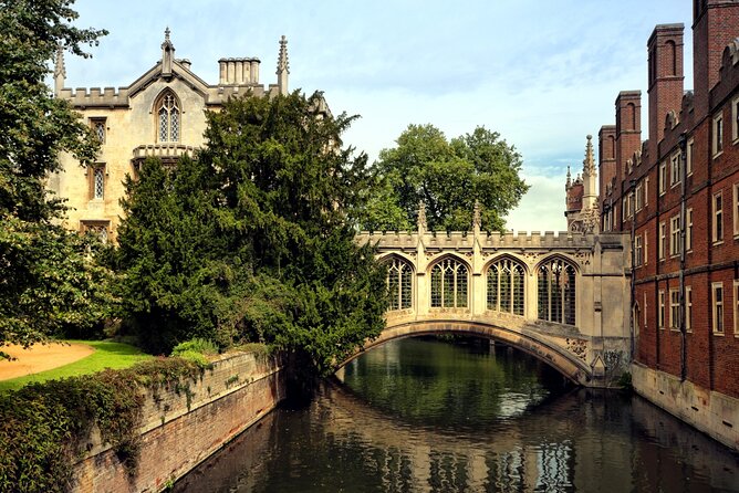Warwick Castle, Oxford, Stratford-upon-Avon & Cotswolds Day trip - Four English highlights packed into one day
