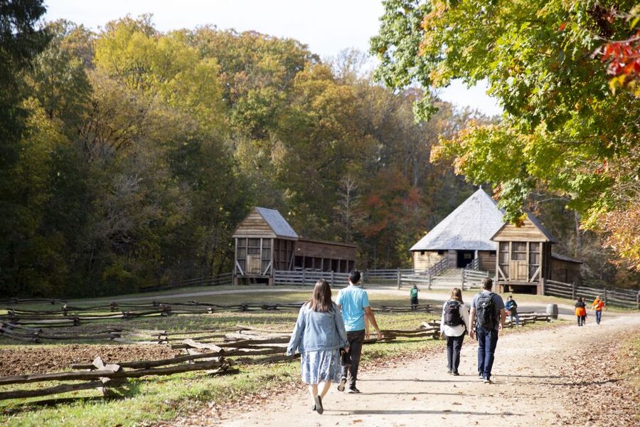 Washington DC: Mt. Vernon Day Trip with River Cruise - Outbuildings, workshops, and Washington’s working estate