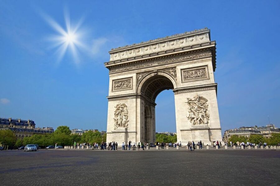 Welcome to Paris Day Trip from London via Train - Finishing at the Eiffel Tower