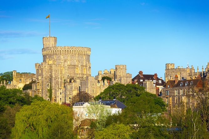 Windsor, Stonehenge and Bath Day Trip from London Spanish - Windsor Castle gives you the grandest opening