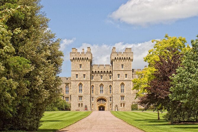Windsor, Stonehenge and Bath Day Trip from London Spanish - St George’s Chapel deserves more than a quick look