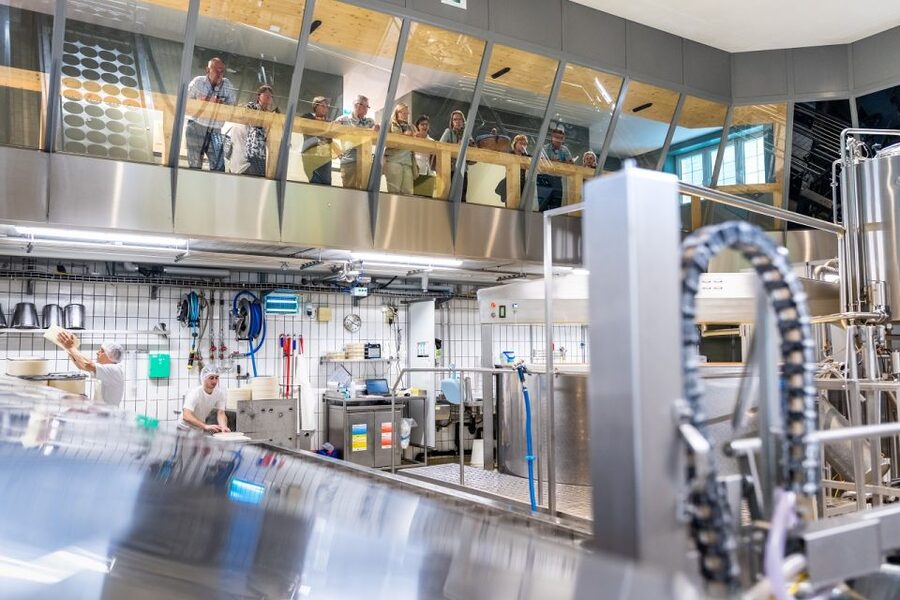 Zurich: Appenzell Day Trip with Farm Visit & Cheese Tasting - Artisan chocolate and a second tasting