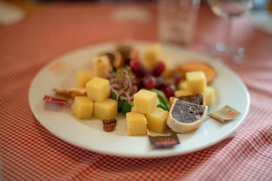 Zurich: Appenzell Day Trip with Farm Visit & Cheese Tasting - The small-group difference